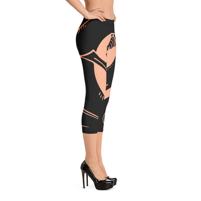 Side view of stylish Capri-Leggings N°3 in black with artistic design, showcasing four-way stretch and comfort fit.