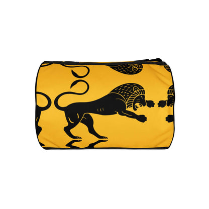 Allover-Print-Sporttasche N°1 with lion motif, made of waterproof polyester fabric, ideal for fitness and training.