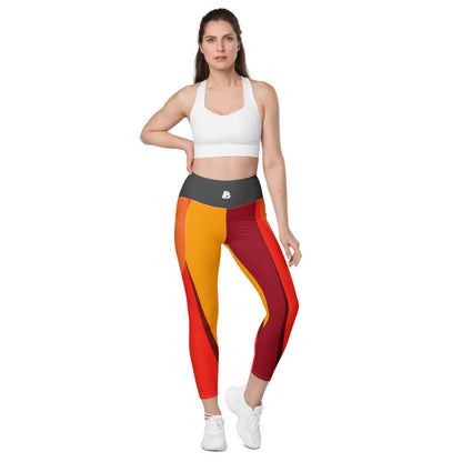Model wearing Leggings mit Taschen N°0, showcasing high-waisted fit, side pockets, UV protection, and peach-colored stretch fabric.