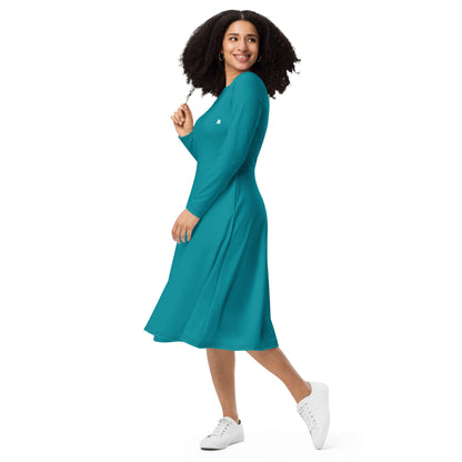 Model wearing Langärmliges Midikleid mit Allover-Druck N°3 in teal, featuring a flattering silhouette and pockets, side view