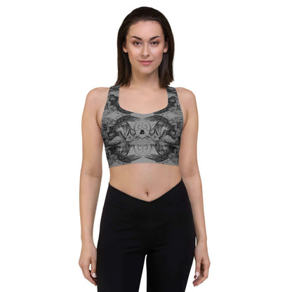 Woman wearing Longline-Sport-BH N°2 designed for support during sports activities and stylish streetwear.