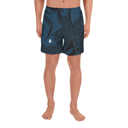 Model wearing Lange Allover-Sport-Shorts für Herren N°3 in dark blue pattern suitable for fitness activities.