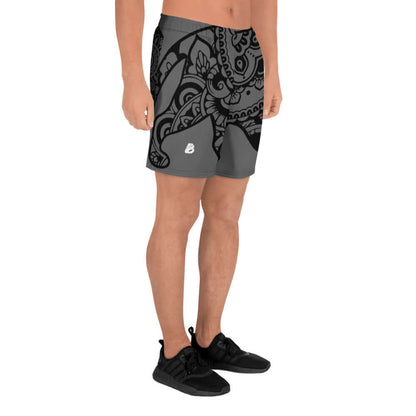 Mann trägt Lange Allover-Sport-Shorts für Herren N°2 mit Muster, geeignet für Fitness, Laufen, Schwimmen und Gewichtheben.