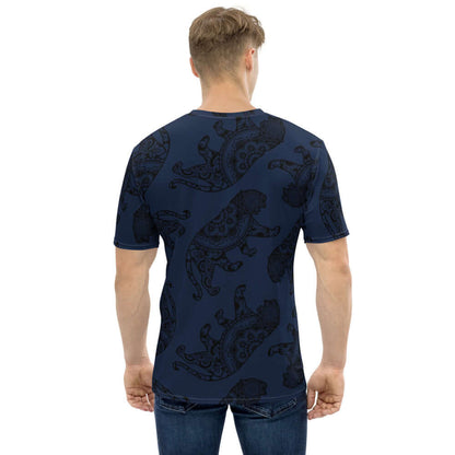 Rückansicht eines Herren-T-Shirt N°4 mit Leopardenmuster, super glatt und bequem, aus Baumwoll-Polyester-Jersey.