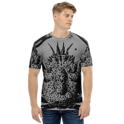 Mann trägt Herren-T-Shirt N°8 mit grafischem Design, aus Baumwoll-Polyester-Jersey, dehnbar und komfortabel.