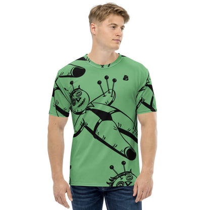 Model wearing Herren-T-Shirt N°12 in green with unique alien print, featuring a comfortable polyester blend and four-way stretch.