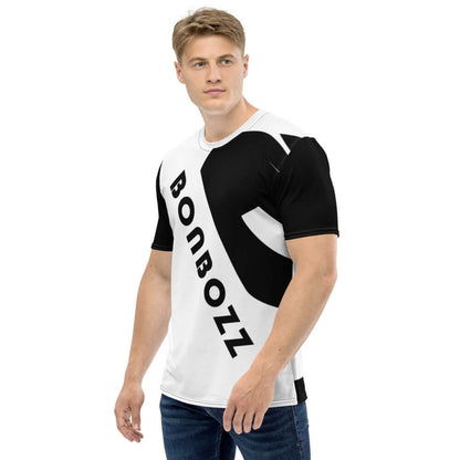 Man wearing Herren-T-Shirt N°0 with black and white design, showcasing logo BONBOZZ. Features soft, comfortable fabric with four-way stretch.