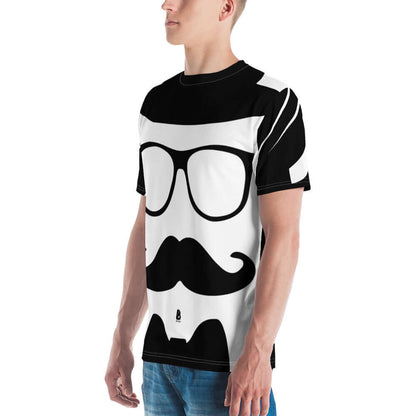 Model wearing Herren-T-Shirt N°3 with trendy glasses and mustache design, made from smooth, comfortable cotton-polyester fabric.