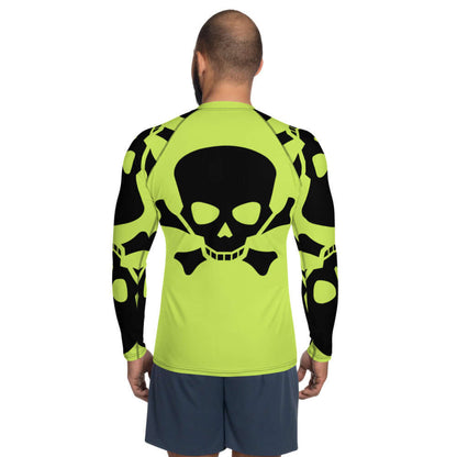 Herren-Rash-Guard N°14 in lime green with skull design, long sleeves for sun and wind protection, and ergonomic seams.