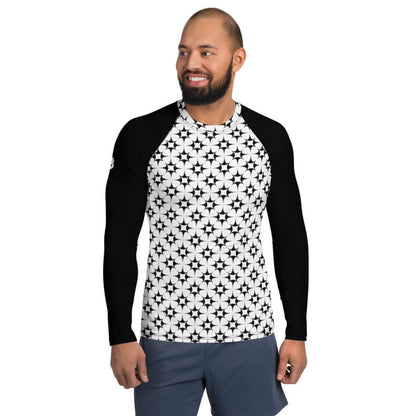 Herren-Rash-Guard N°16 in black and white pattern, long-sleeve ergonomic fit, ideal for protection against sun, wind, and sand.