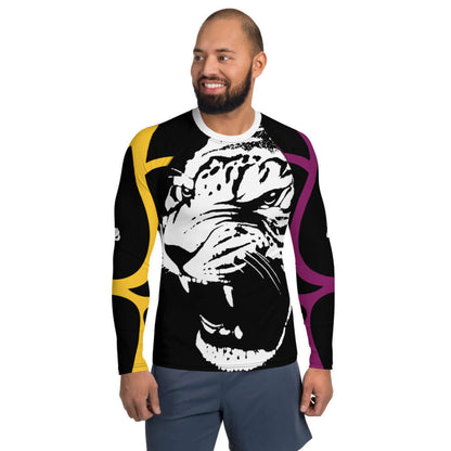 Herren-Rash-Guard N°21 with bold tiger design, long sleeves, colorful patterns, worn by a smiling man, ideal for sun and weather protection.