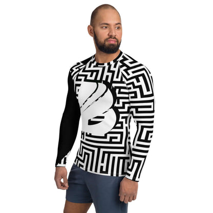 Herren-Rash-Guard N°23, long sleeve black and white geometric design, worn by male model, ergonomic seams, stretchy fabric