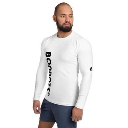 Man wearing Herren-Rash-Guard N°28, white long-sleeve rash guard for sun and wind protection, featuring ergonomic seams and 4-way stretch fabric.
