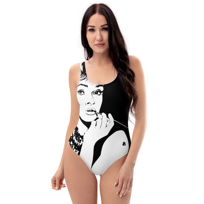 Einteiliger Badeanzug N°3 mit frechem Design und glattem Stoff, ideal für alle Figuren, für Strand und Pool geeignet.
