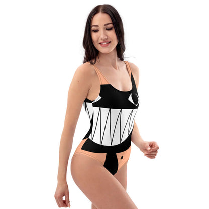 Frau trägt Einteiliger Badeanzug N°10 mit stilvollem Muster, ideal für Strand oder Pool.