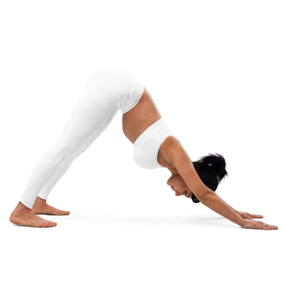 Woman in yoga pose wearing Gepolsterter Sport-BH N°4 and white leggings