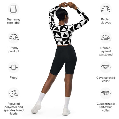 Recyceltes Langarm Crop Top mit Allover-Druck N°2, umweltfreundliches Design, schwarzer geometrischer Aufdruck, perfekte Passform.