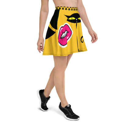 Woman wearing Skater-Rock N°6 with colorful print, showcasing the flattering silhouette and elastic waistband for comfort.