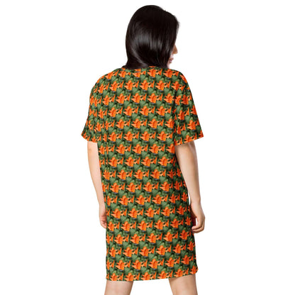 Retro graphic back view of T-Shirt-Kleid N°1 in vibrant orange and green pattern, oversized fit, casual yet stylish.