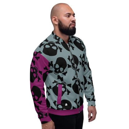 Model wearing Unisex Bomberjacke N°17 with skull print design, stylish fashion for any outfit.
