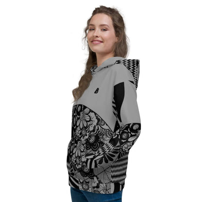 Unisex-Kapuzenpullover N°21 with vibrant print, soft fabric, worn by model, perfect for cozy evenings.
