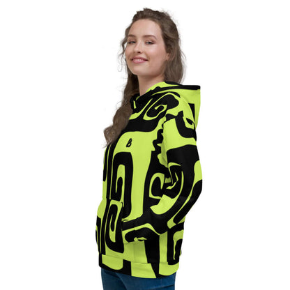 Model wearing Unisex-Kapuzenpullover N°37 with vibrant print and soft fleece lining, perfect for cool evenings.
