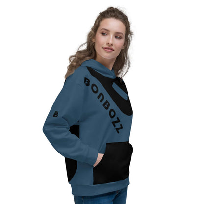 Alt Tag: Woman wearing Unisex-Kapuzenpullover N°5 with blue and black design, showing side profile.