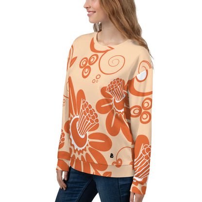 Unisex-Pullover N°20 in vibrant floral print with cotton-feel fabric and soft fleece backing, modeled by a smiling woman.