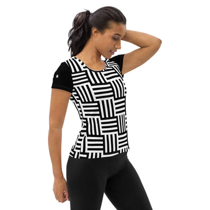 Allover-Sport-T-Shirt für Damen N°2 in schwarz-weißem geometrischem Muster, ideal für Sport mit feuchtigkeitsregulierendem Netzstoff.