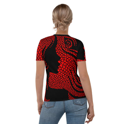 Back view of woman wearing Damen-T-Shirt N°0 with red and black heart pattern, showcasing four-way stretch fabric.