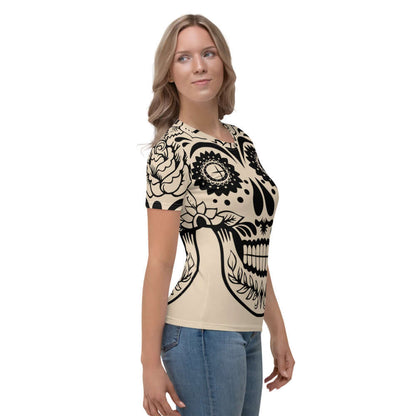Woman wearing Damen-T-Shirt N°3 in beige with black floral skull print, showcasing four-way stretch and premium knit jersey fabric.