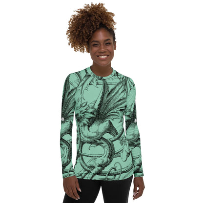 Woman wearing Damen-Rash-Guard N°9 with dragon design, UV protection, and four-way stretch, ideal for sports and outdoor activities.