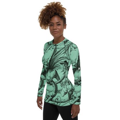 Woman wearing Damen-Rash-Guard N°9, long-sleeve rash guard with dragon design, providing sun and weather protection for active sports.