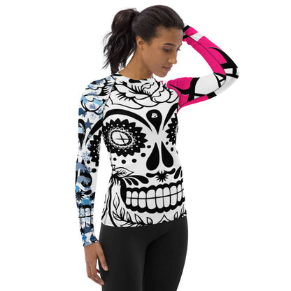 Damen-Rash-Guard N°7 with UV protection and ergonomic design, showcasing vibrant patterns and long sleeves for active sports use.