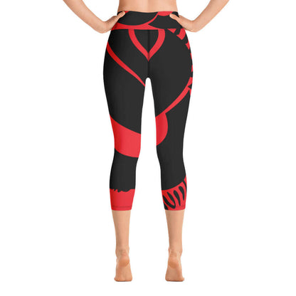 Yoga-Capri-Leggings N°1 in black and red design with high elastic waistband, four-way stretch, mid-calf length.