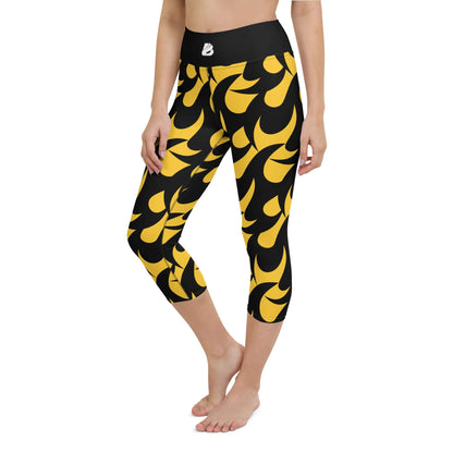 Yoga-Capri-Leggings N°2 with high waist and yellow-black pattern, ideal for yoga or lounging.