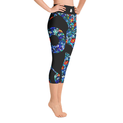 Colorful Yoga-Capri-Leggings N°0 with mosaic design, high waistband, and 4-way stretch fabric, reaching mid-calf, ideal for yoga or lounging.
