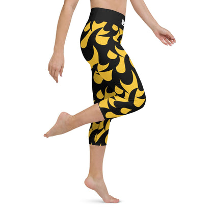 Yoga-Capri-Leggings N°2 with high elastic waistband and vibrant pattern, ideal for yoga, gym, or lounging, mid-calf length, 4-way stretch.