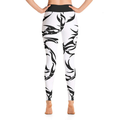 Person wearing Yoga-Leggings N°39 showcasing four-way stretch and high waistband, black and white pattern, back view.