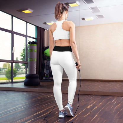 Woman wearing Yoga-Leggings N°44 in gym, showcasing stretch and comfort, four-way stretch fabric, high waist, seamless design.