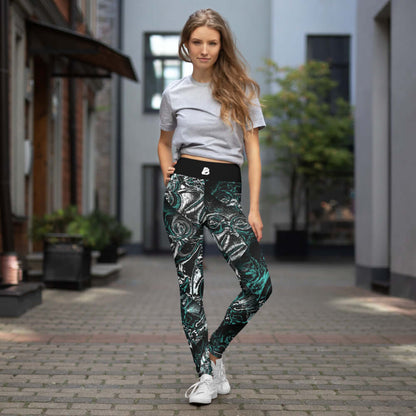 Model wearing Yoga-Leggings N°8, super soft and stretchy, with four-way stretch fabric and high waistband, in a stylish outdoor setting.