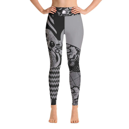 Yoga-Leggings N°11 featuring a black and gray abstract pattern design with a high waistband and four-way stretch material.
