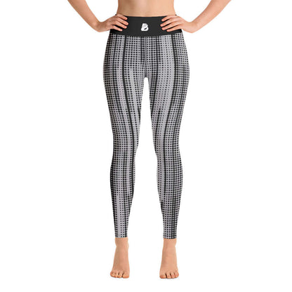 Yoga-Leggings N°26 in black and white checkered pattern with high waistband, designed for comfort and flexibility in yoga practice.