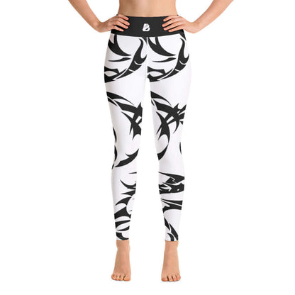 Woman wearing Yoga-Leggings N°39, featuring a black and white abstract print, high waist design, super soft and stretchy fabric.