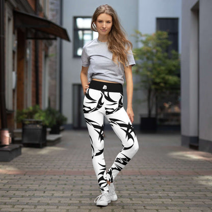 Woman wearing Yoga-Leggings N°39, super soft and stretchable, featuring a stylish black and white pattern, ideal for yoga practice.