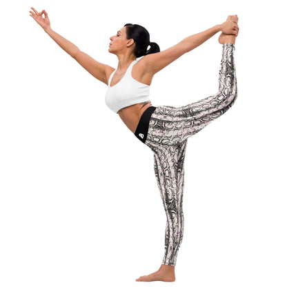 Person practicing yoga in stylish Yoga-Leggings N°42, showcasing comfort and flexibility, perfect for active wear.