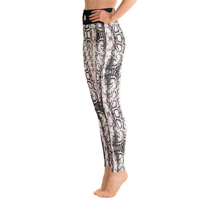 Side view of Yoga-Leggings N°42 showcasing snake pattern design, four-way stretch fabric, and high-waist fit for comfort and style.