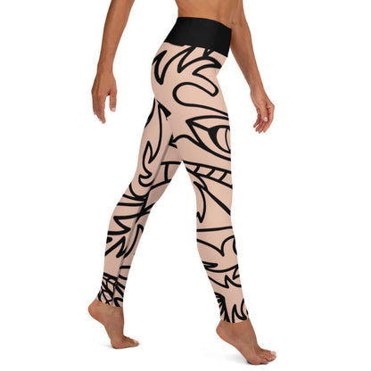 Woman wearing Yoga-Leggings N°10, super soft, stretchy, and comfortable, made of 82% polyester and 18% elastane.