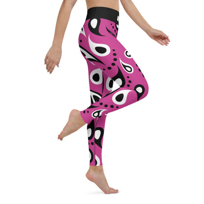 Woman wearing Yoga-Leggings N°18 with pink and black abstract design, showcasing high-waisted, soft and stretchy yoga leggings.