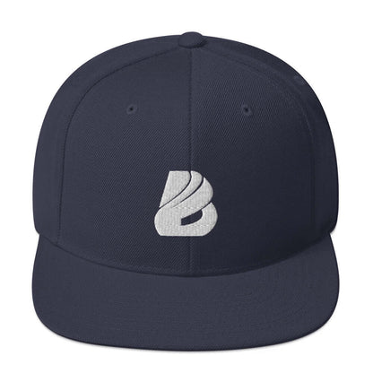 Snapback-Cap N°0 in navy with embroidered logo, featuring a classic fit, flat brim, and adjustable snap closure for comfort.